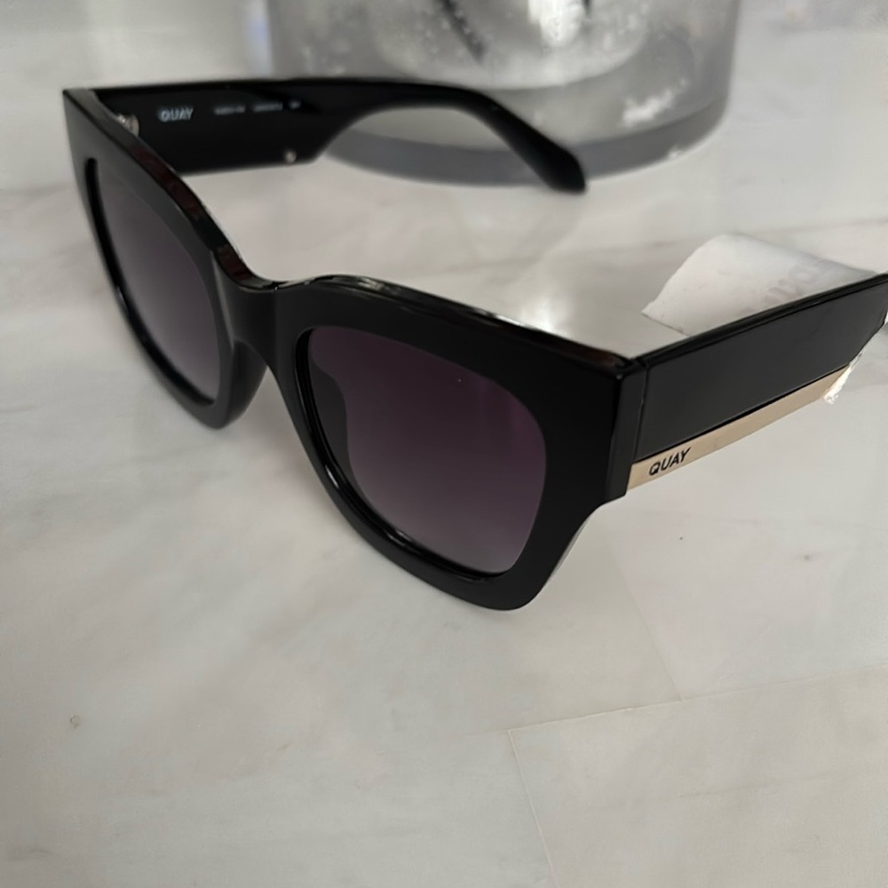 By the way style quay sun glasses black, and gold